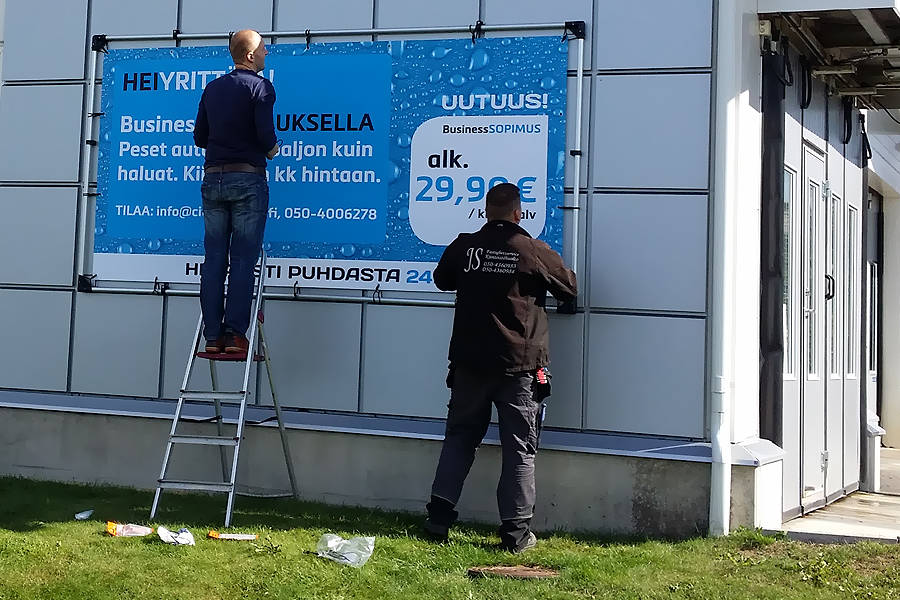 TUBE-FIRMAKYLTTI: tube-firmakyllti-logokyltin-asennus-seinaan.jpg